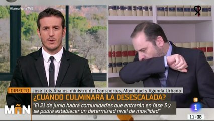 Las inquietantes toses de Ábalos que han levantado las alarmas durante su entrevista en TVE