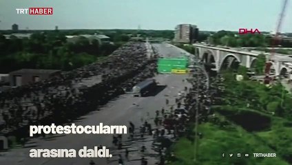 ABD'de tır, protestocuların arasına daldı