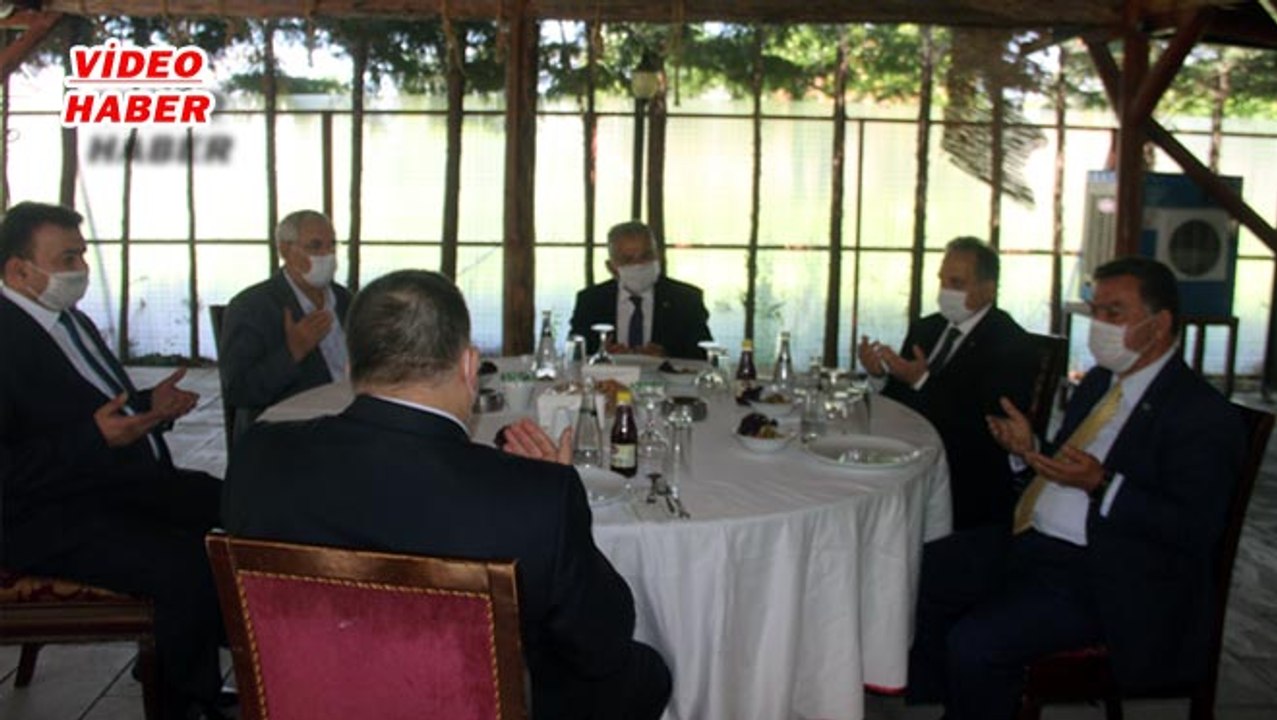 (1 Haziran 2020) LOKANTA VE CAFELER “AHİ DUASI” İLE YENİ BAŞLANGIÇ YAPTI