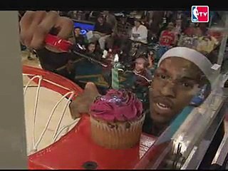 Gerald Green pulls off his Birthday Cake jam by blowing out