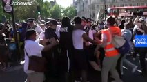 ABD'deki polis şiddeti Londra ve Berlin'de yüzlerce kişi tarafından protesto edildi