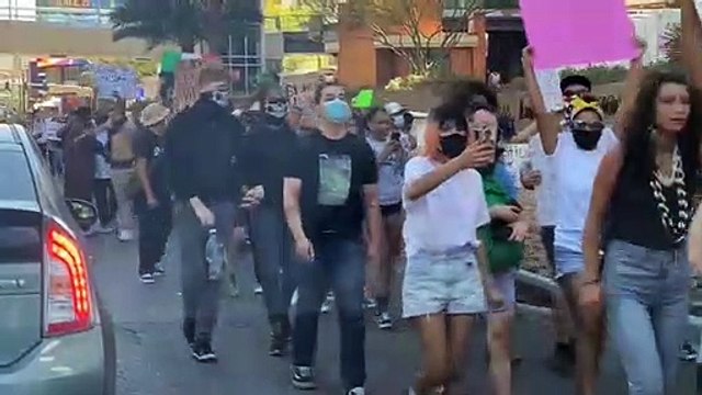 Al menos 40 ciudades de EEUU imponen el toque de queda