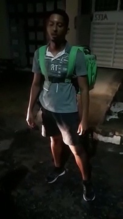Vaquinha para o motoboy Anderson que faz entregas a pé para sustentar a família