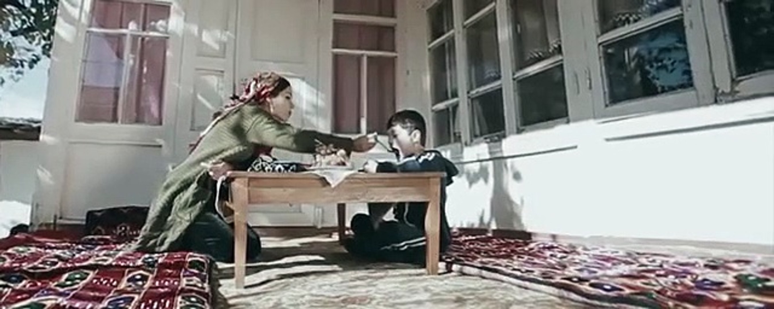 It uslubida anal bilan yosh porno