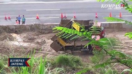 Tanah Longsor di Tol Ruas Semarang-Solo