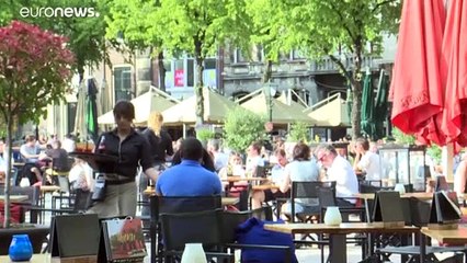 Los europeos recuperan parte de la libertad perdida