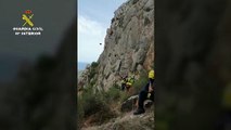 Guardia Civil auxilia a un parapentista accidentado en Almería