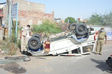 vehicles overturned after accident at mandore area in jodhpur