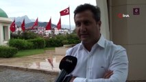 Yabancı Turist Gelmeyince Bütün Direklerde Türk Bayrağını Göndere Çekti