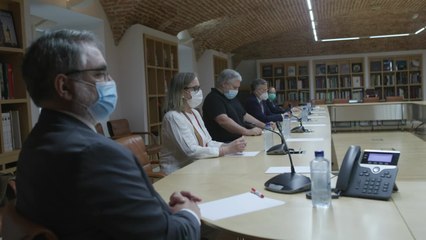 Ayuso se reúne con expertos médicos para "fortalecer" la Sanidad