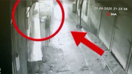 Hırsızlar son işlerinde baltayı taşa vurdular... Koşarak böyle kaçtılar