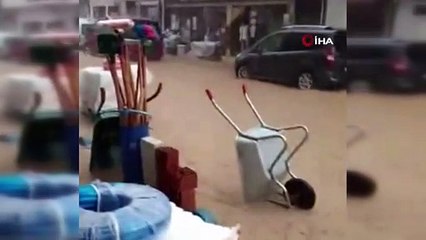 Pazaryeri'ni sel vurdu, bir çok iş yeri ve evi su bastı