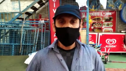 Arnavutköy'de semt pazarını su bastı