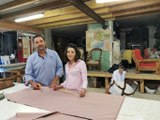 Saint-Laurent d'Aigouze  : l'atelier de tapisserie et bottes camarguaises de Grégory Bionne et Sofia Pereira