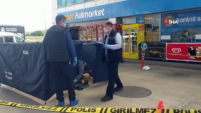 Öldürdüğü şahsın otomobilini alıp kaçan korona virüs maskeli katil zanlısı kamerada