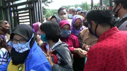 PPDB Online Tak Bisa Diakses, Ratusan Wali Murid Berebut Masuk Kantor Dinas Pendidikan