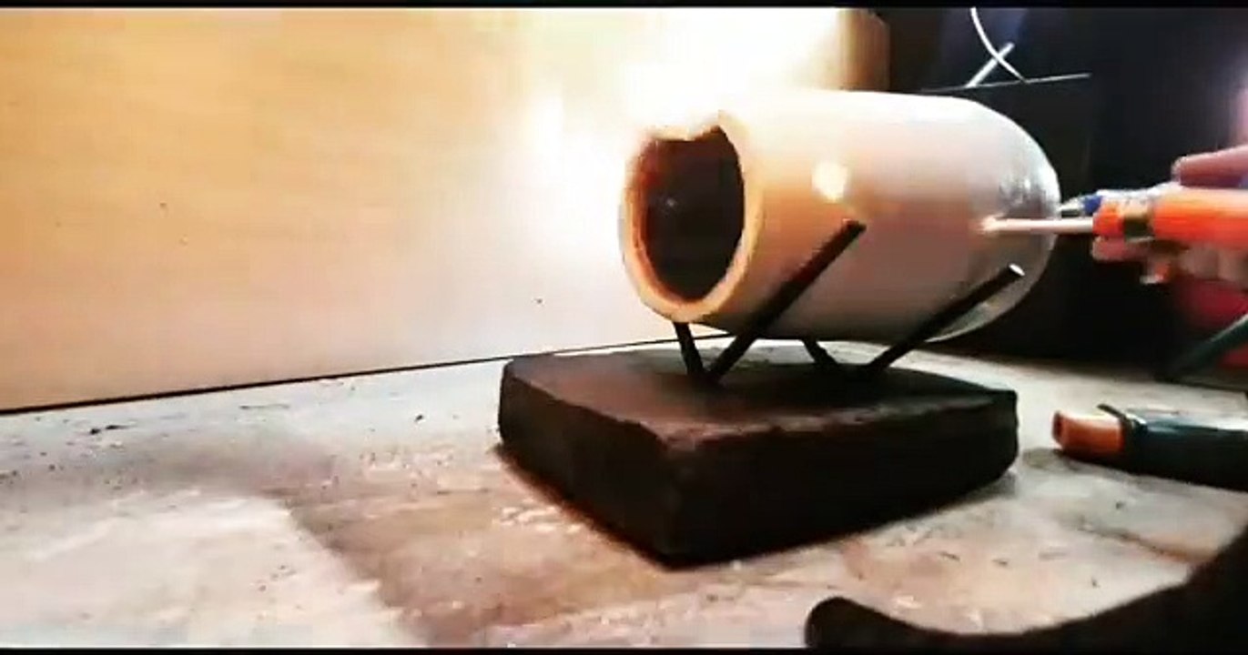 Sailor builds mini jet engine