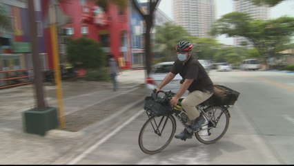 Philippines workers resort to bicycles amid lockdown