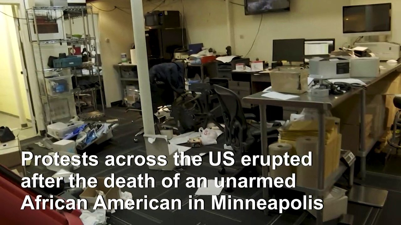 ‘They robbed everything’: NYC shop owner assesses looting damage