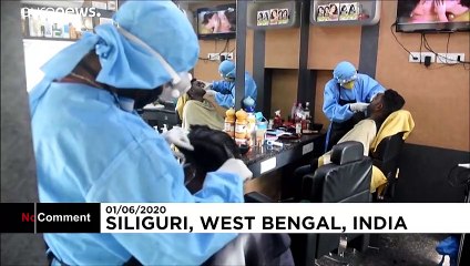 Fodrászüzletek nyithattak ki Indiában