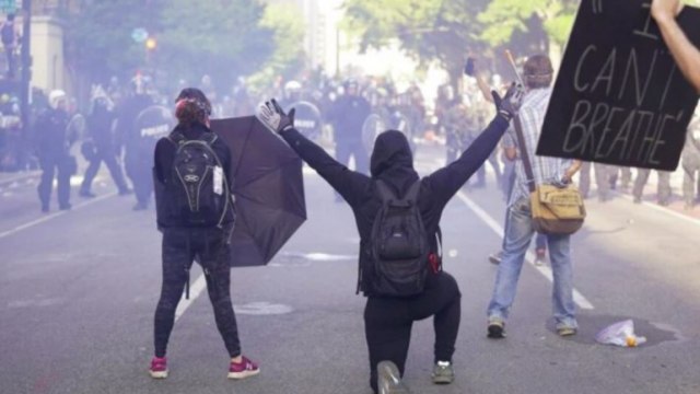 Image of the day: Police fires tear gas to disperse peaceful demonstrators near White House