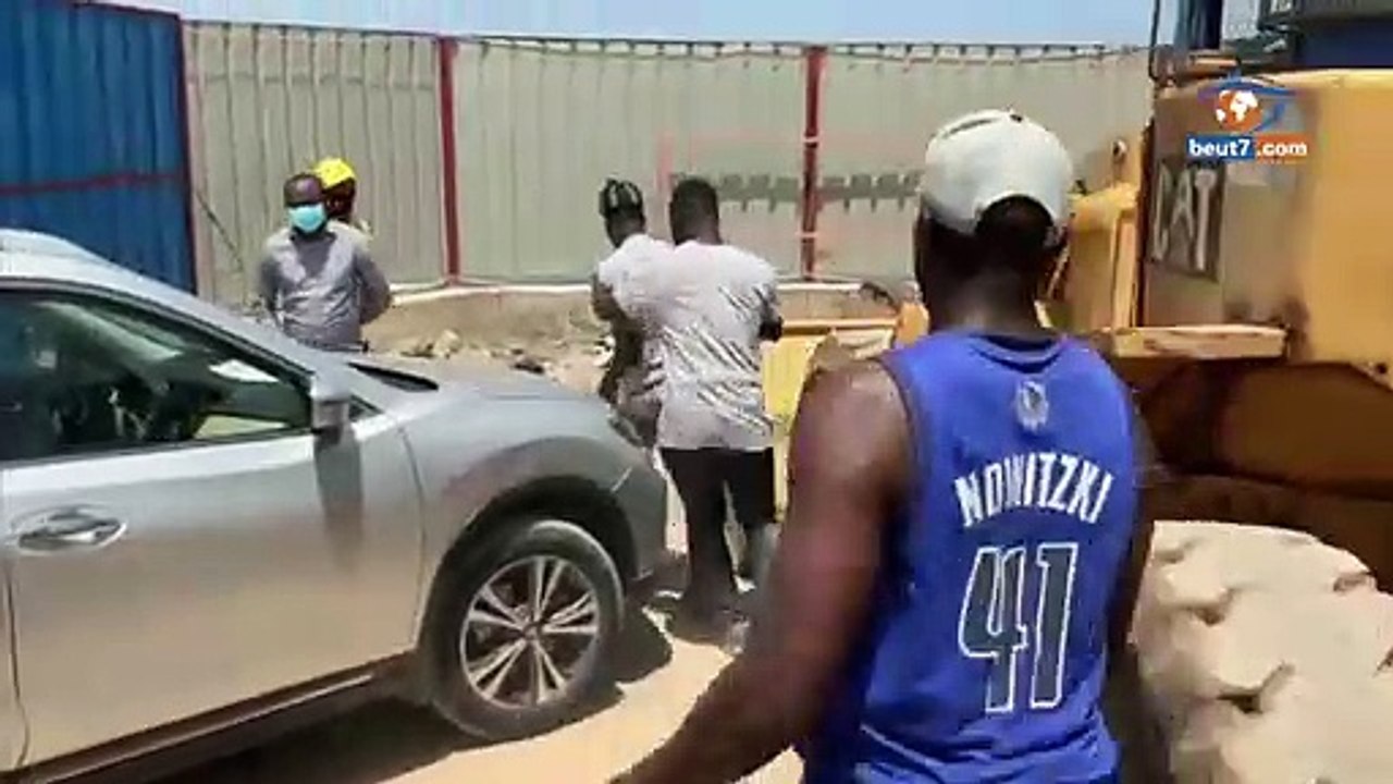 Images de la descente musclée de Barthélemy Dias sur la corniche