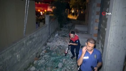 Kendini eve kilitleyip ateşe verdi