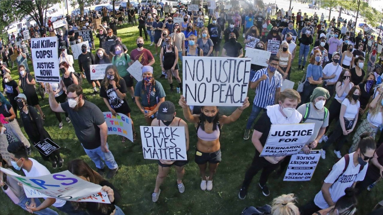 George Floyd death: Protests continue in USA despite curfews