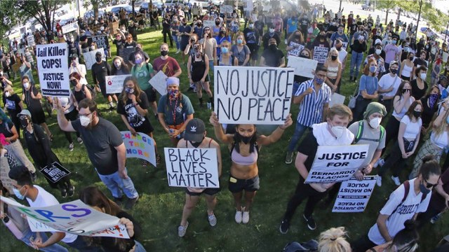 George Floyd death: Protests continue in USA despite curfews