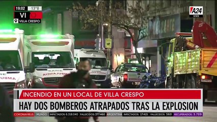 Al menos 6 bomberos heridos por el incendio y la explosión de un local en Villa Crespo