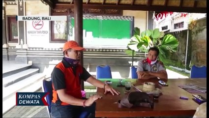 MESKI TUTUP WISATAWAN ASING ASIK BERAKTIFITAS DI PANTAI