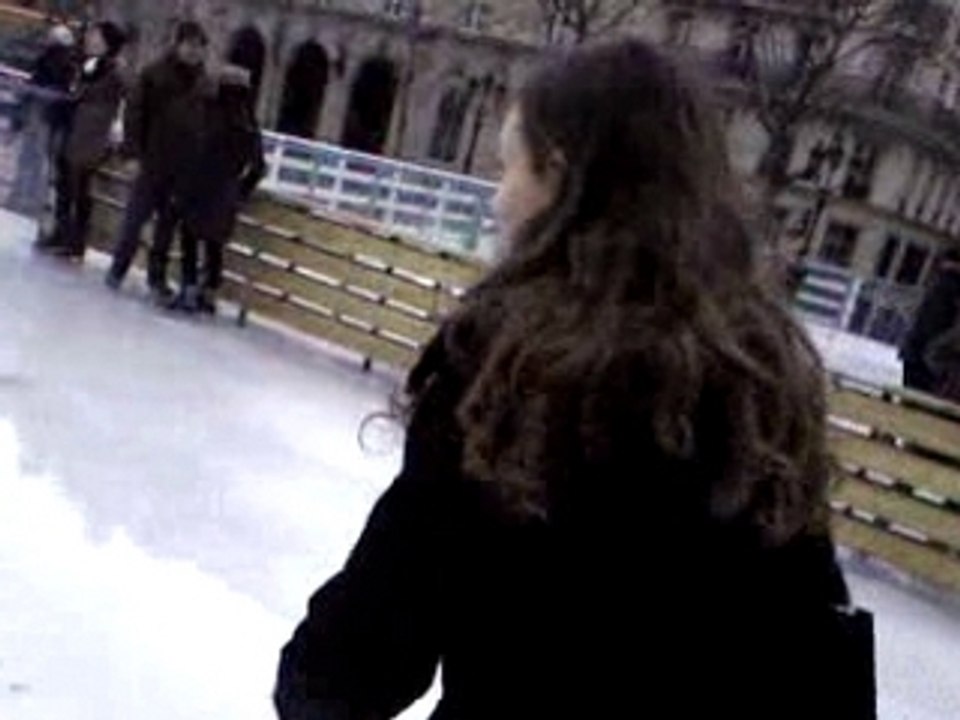 Angy à la Patinoire de l'hotel de ville de Paris