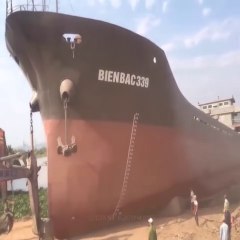 Giant Ship Launched By Manual Methods