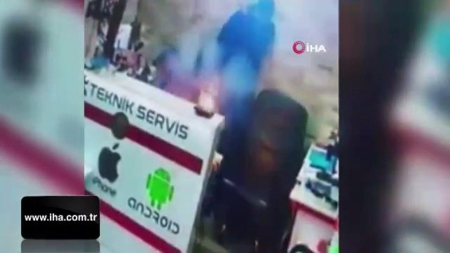 Cep telefonu bomba gibi patladı! O anlar kamerada...