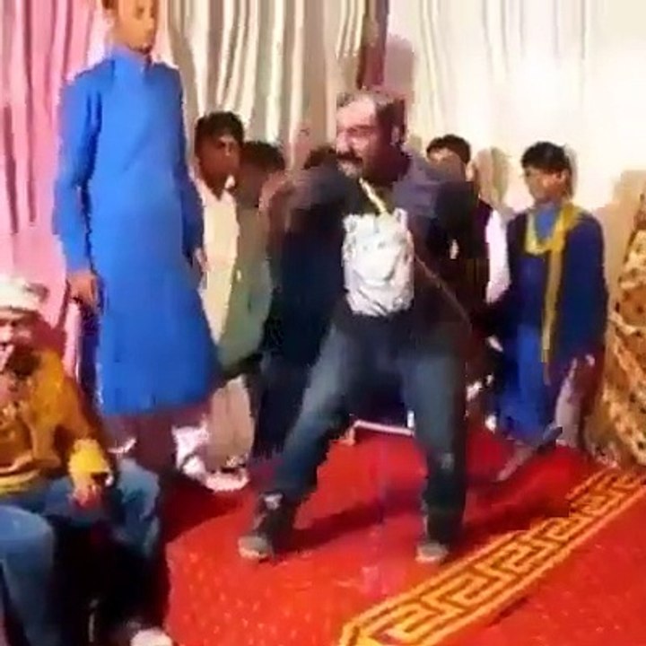 Funny Dance On Punjabi Song