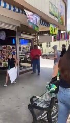 ABD'de olaysız gün yok! Protestoculara elektrikli testere ile saldırdı