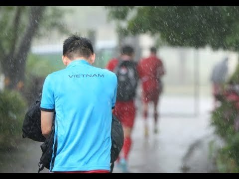 Công Phượng và các đồng đội gặp sự cố trong buổi tập đầu tiên | HAGL Media