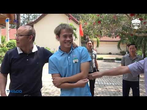 Thầy Park trò chuyện siêu vui với Toàn, Duy, Vương, hỏi thăm tình hình chấn thương của Tuấn Anh