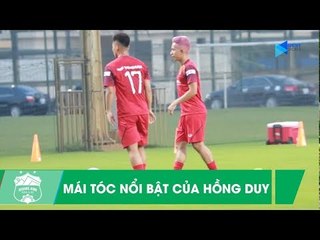 Hồng Duy nổi bật với mái tóc hồng trong ngày tập trung đầu tiên của ĐTVN | HAGL Media