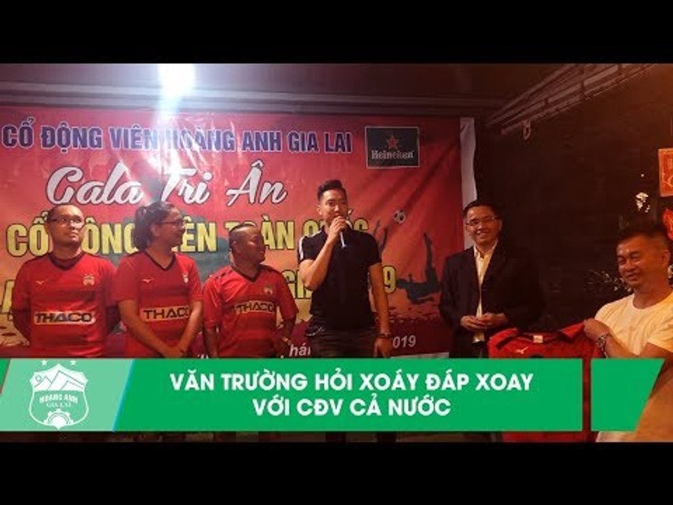 "Người phán xử"  Lê Văn Trường và màn hỏi xoáy đáp xoay với CĐV Hoàng Anh Gia Lai | HAGL Media