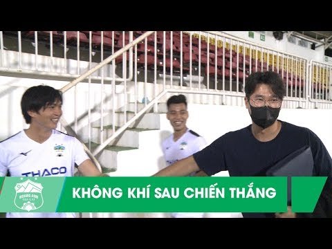 Các cầu thủ HAGL rạng rỡ sau chiến thắng đầu tay trước Than Quảng Ninh | HAGL Media