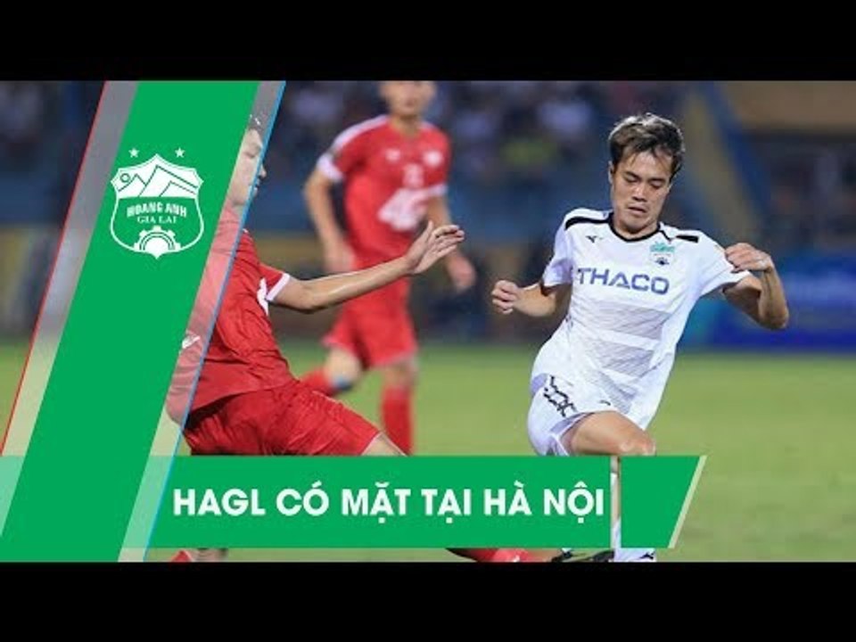 Phiên dịch đẹp trai làm thủ tục, các cầu thủ Hoàng Anh Gia Lai có mặt ở Hà Nội l HAGL Media