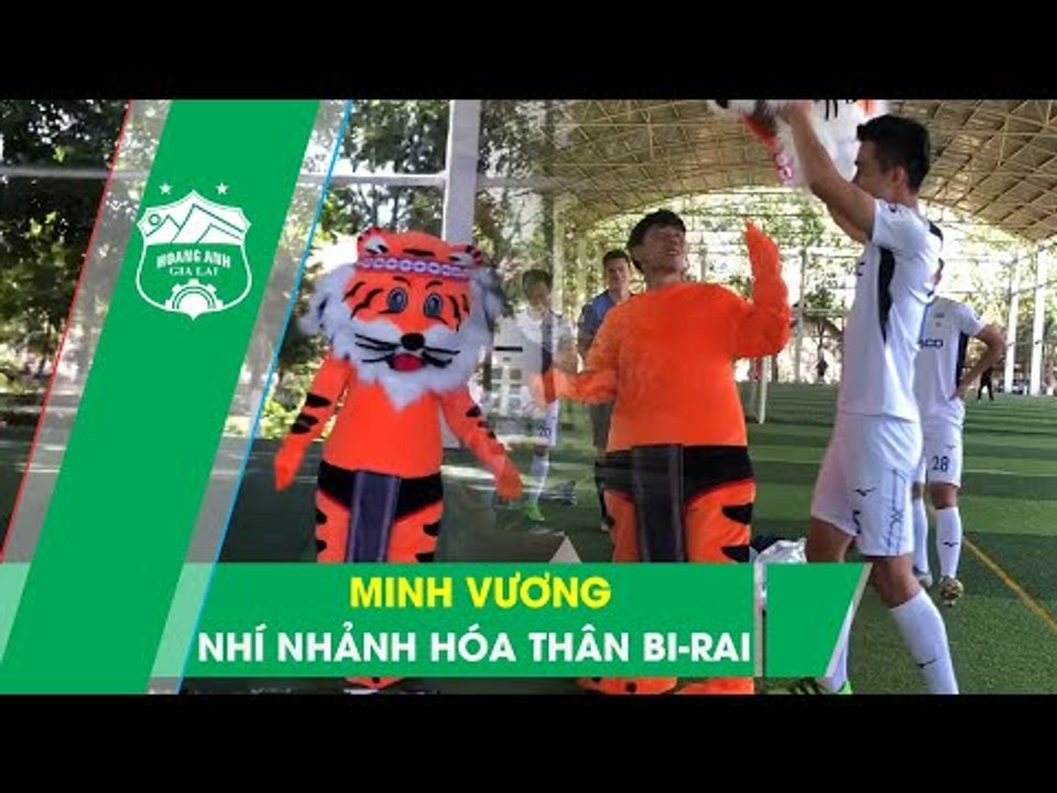 Minh Vương hóa thân thành linh vật đội bóng, bị đồng đội "úp sọt" không thương tiếc | HAGL Media
