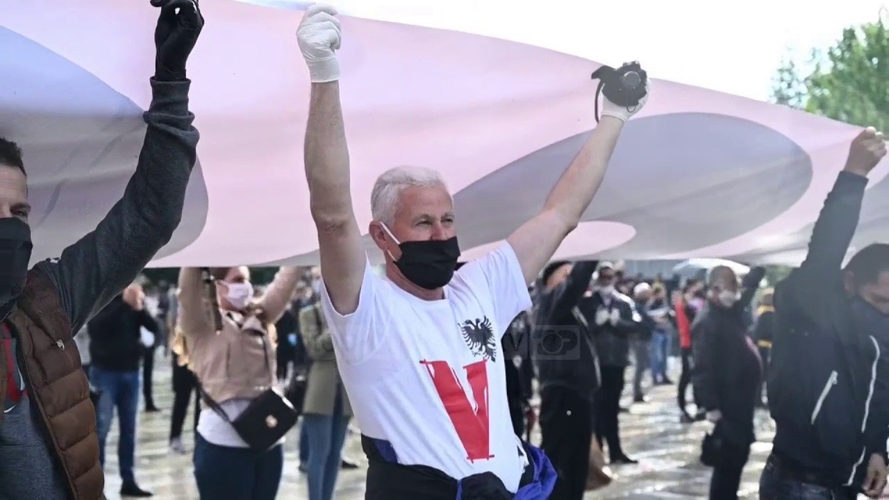Gjykata rrëzon Albin Kurtin,i jep të drejtën Thaçit për mandatimin e Hotit. Reagon SHBA pas vendimit