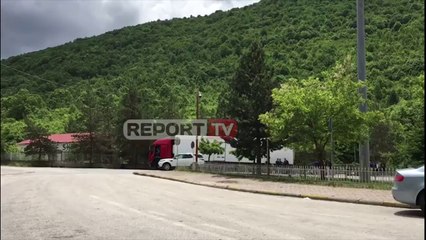 Report TV - Kapshticë, kapen 195 kg drogë në kamionin me frigoriferë, destinacioni final Turqia