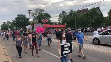 Top News - Protestat në Mineapolis/ Arrestohen gazetarët e CNN
