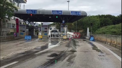Në Kakavijë hyjnë 60 shqiptarë, kufirin mund ta kalojnë vetëm nënshtetasit që kanë bërë tamponin