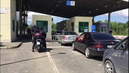Report TV - Hapja e kufijve/ Radhë të gjata me makina në doganën e Muriqanit