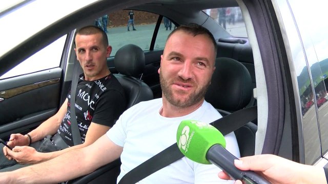 Hapet kufiri Kosovës/Mijëra automjete në kufi, Prishtina heq dezinfektimin e kamionëve nga Shqipëria