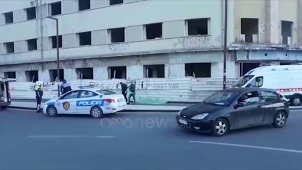 Download Video: Ora News - Durrës, i riu sirian gjendet i pajetë në trotuar